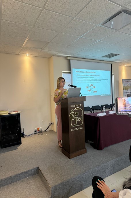 La importancia de la higiene de manos en la prevención de infección de sitio quirúrgico, en el Primer Simposio de Higiene de Manos